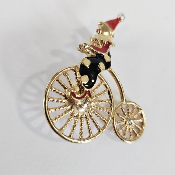 Vintage Circus Clown Big Wheel Penny-Farthing Bicycle Enamel Painted Pin Brooch - Picture 2 of 8